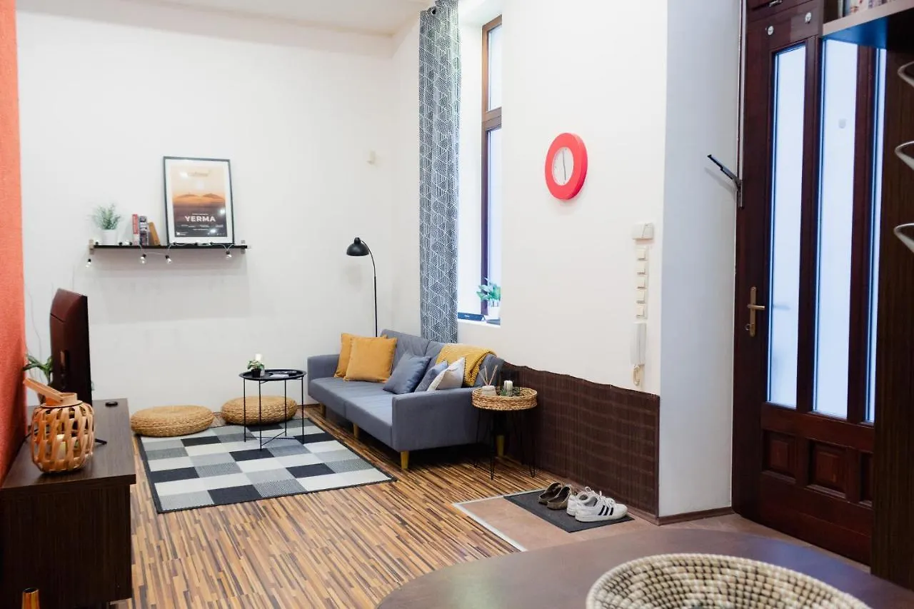Cosy Nest Close To Blaha Sqr contacts